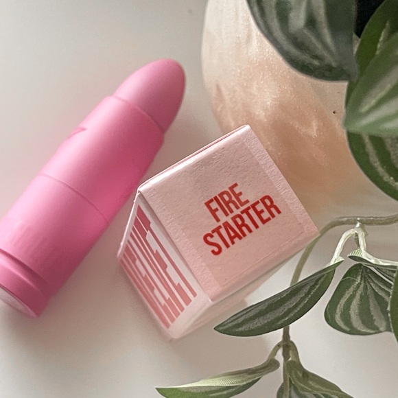 NEW Fire Starter Velvet Trap Lipstick Jeffree Star - Picture 2 of 4